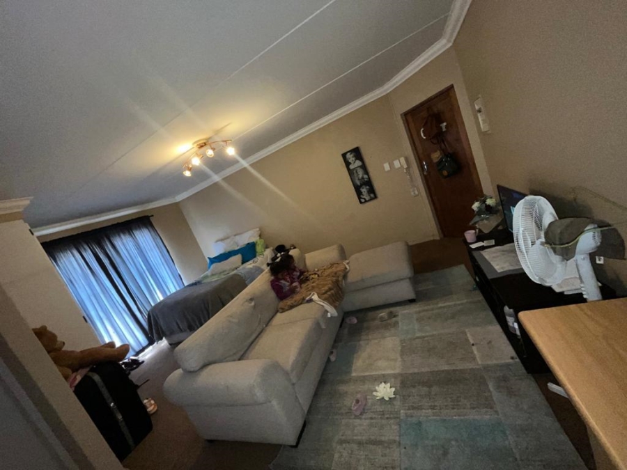 1 Bedroom Property for Sale in Kannoniers Park North West